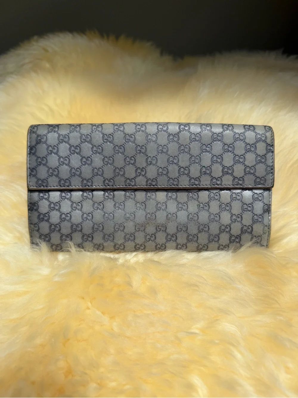 Gucci Grey Monogram Stamped Leather Fold Wallet w/ Gold Heart Emblem Zip Coin ❤️
